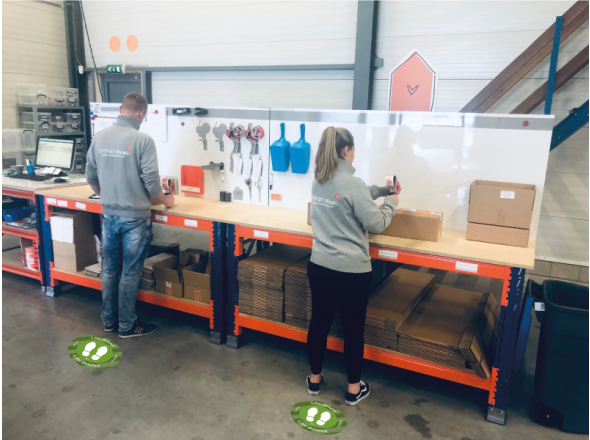 Vloerstickers 1,5 meter afstand samenleving (Werkplek)