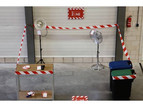 Complete set red tag zone lint in gebruik