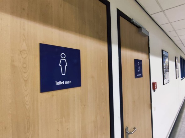 Interne bewegwijzering - deurpanelen - routing 