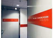 Interne bewegwijzering - deurpanelen - kleedkamers